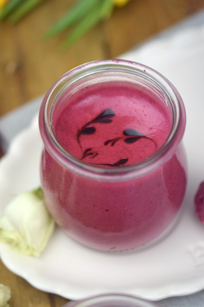 Buttermilch Waffeln mit Beerenmousse ⋆ Knusperstübchen