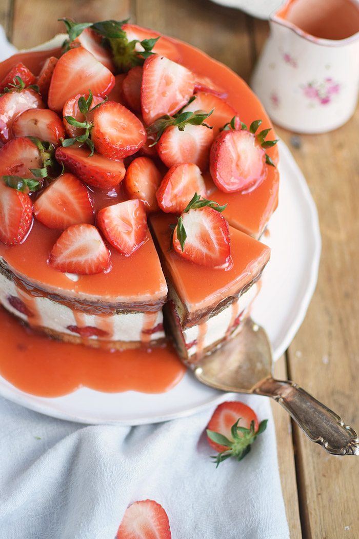 Erdbeertorte Quarktorte - Kaese Sahne Torte mit Erdbeeren - Strawberry Cake (12)