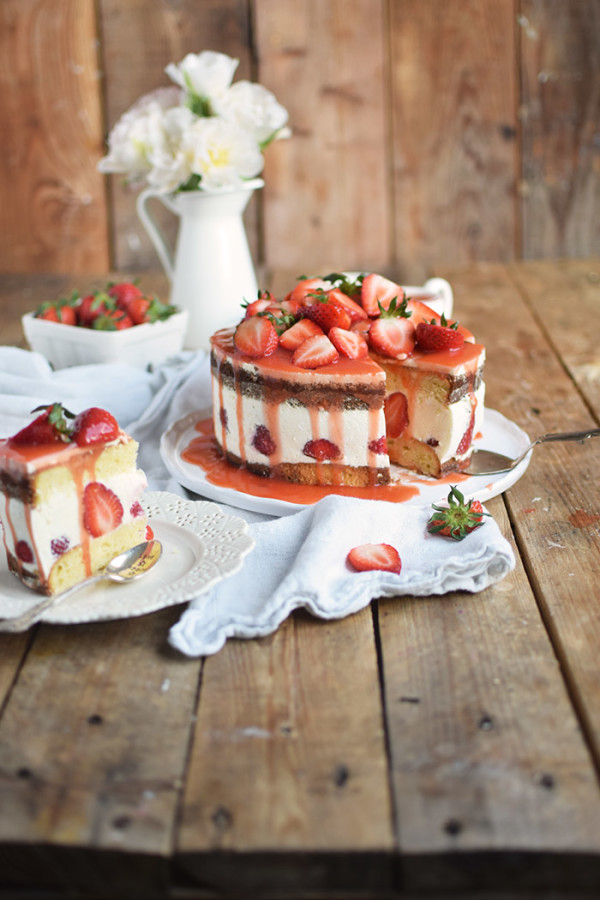Erdbeertorte Quarktorte - Kaese Sahne Torte mit Erdbeeren - Strawberry ...