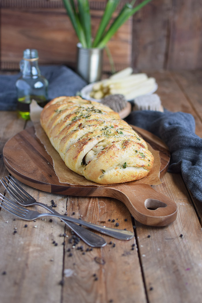 Spargel Stromboli mit Schinken - Asparagus braided bread with ham (1)