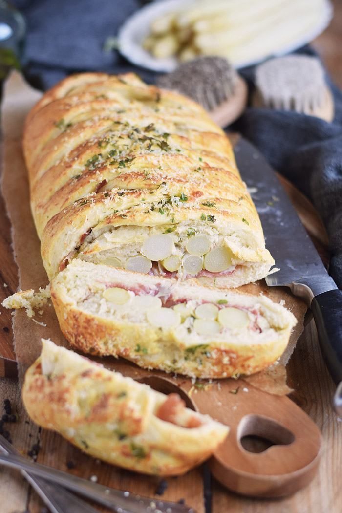 Spargel Stromboli mit Schinken - Asparagus braided bread with ham (11)