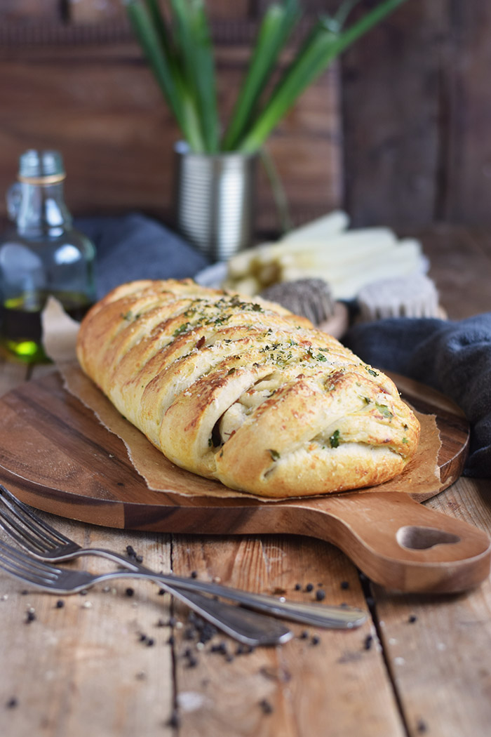Spargel Stromboli mit Schinken - Asparagus braided bread with ham (15)