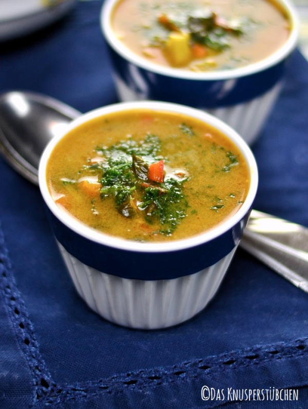 Leichte Kokos-Curry-Spinat-Suppe &amp; Blumenkohl-Parmesan-Suppe
