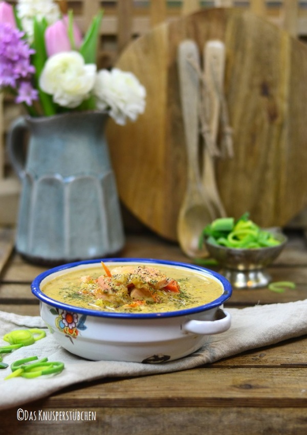 Leichte, würzige Kohlsuppe und Lachs-Lauch-Chowder