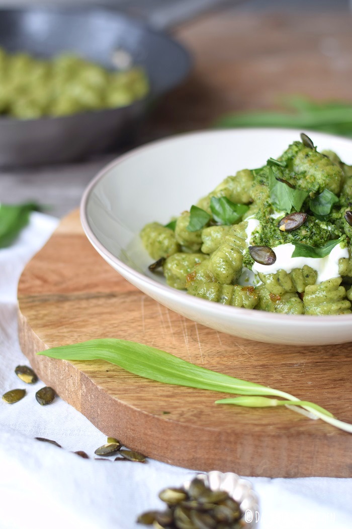 Baerlauch Gnocchi und Kürbiskern Pesto 9 ⋆ Knusperstübchen