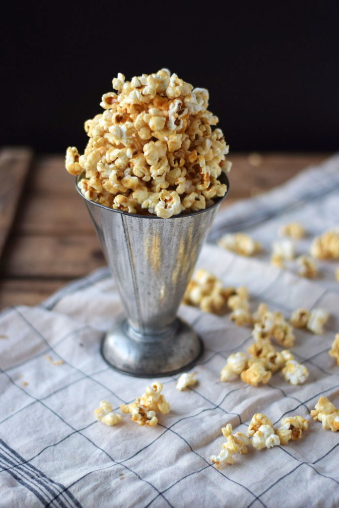 SchokoMoussePudding mit KaramellPopcorn und ToffeeSauce