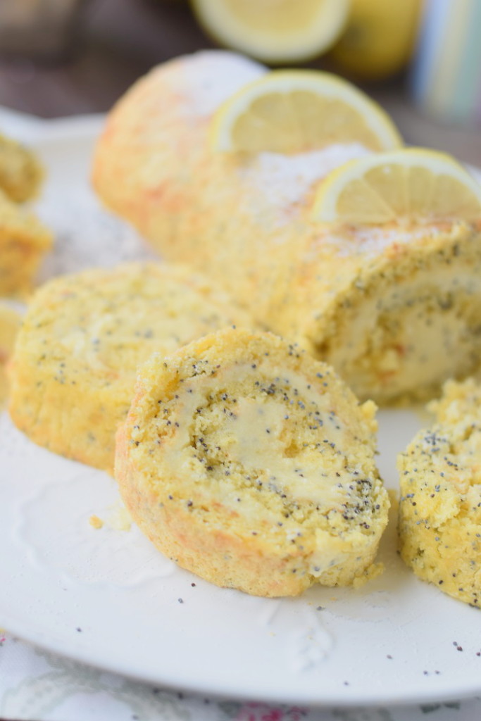 Lemon Poppy Seed Cake Roll Zitronen Rolle mit Mohn summer lemon 