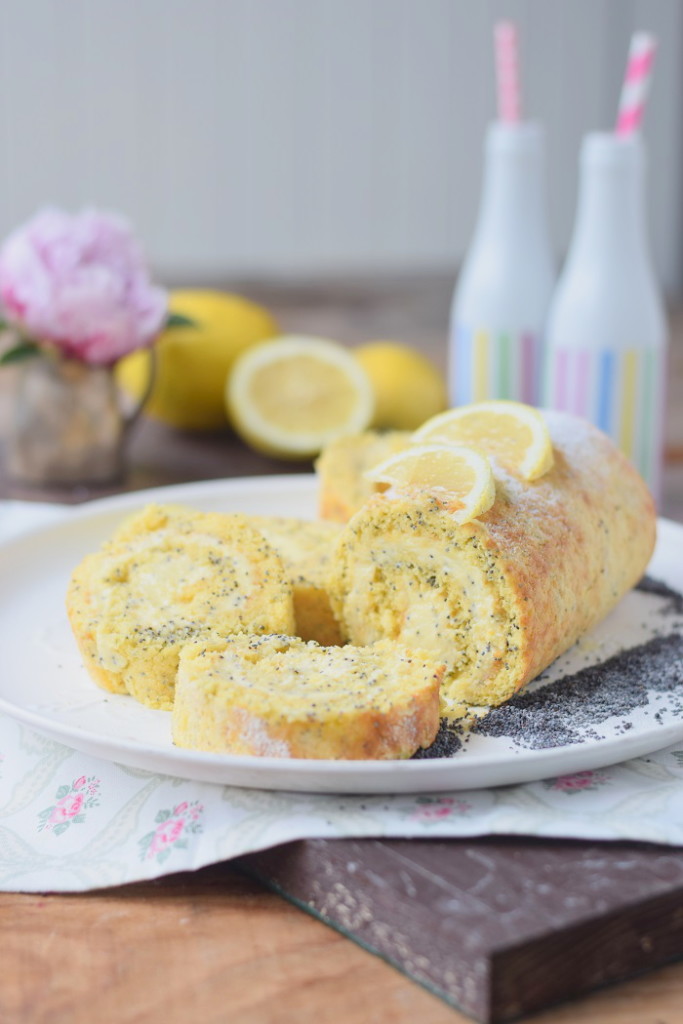 Lemon Poppy Seed Cake Roll Zitronen Rolle mit Mohn summer lemon 