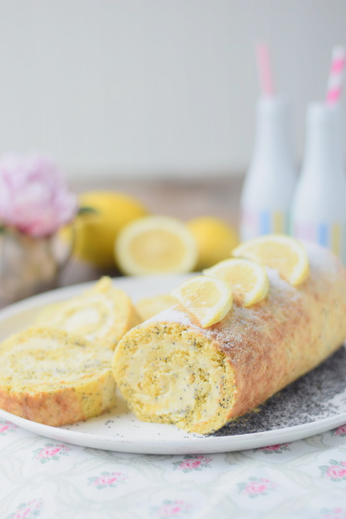 Lemon Poppy Seed Cake Roll Zitronen Rolle mit Mohn summer lemon 