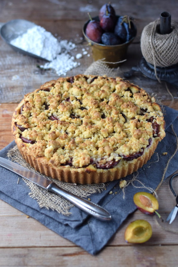 Pflaumen Crumble Quark Tarte - Plum crumble Tart #summer #sommer #plum ...