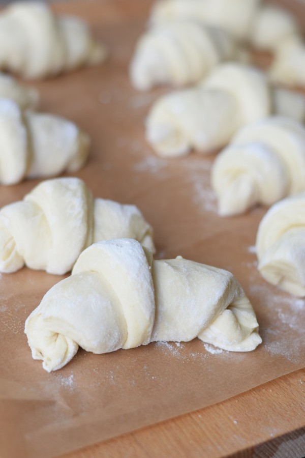 Breakfast Rolls - Fluffige Hörnchen &amp; Pflaumen-Vanille-Marmelade