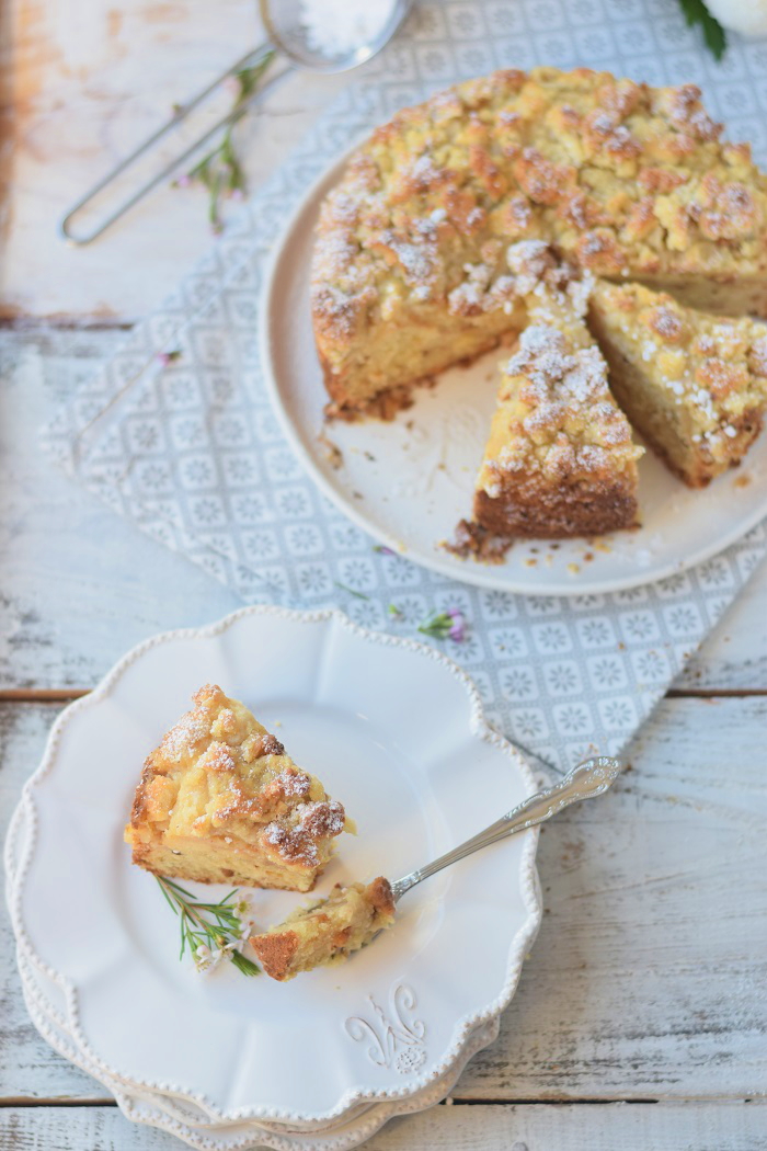 Apfelmuskuchen mit Marzipan und Marzipan Streuseln - Apple Cake with almonds and crumble #cake #fall #yummy #herbst (20)