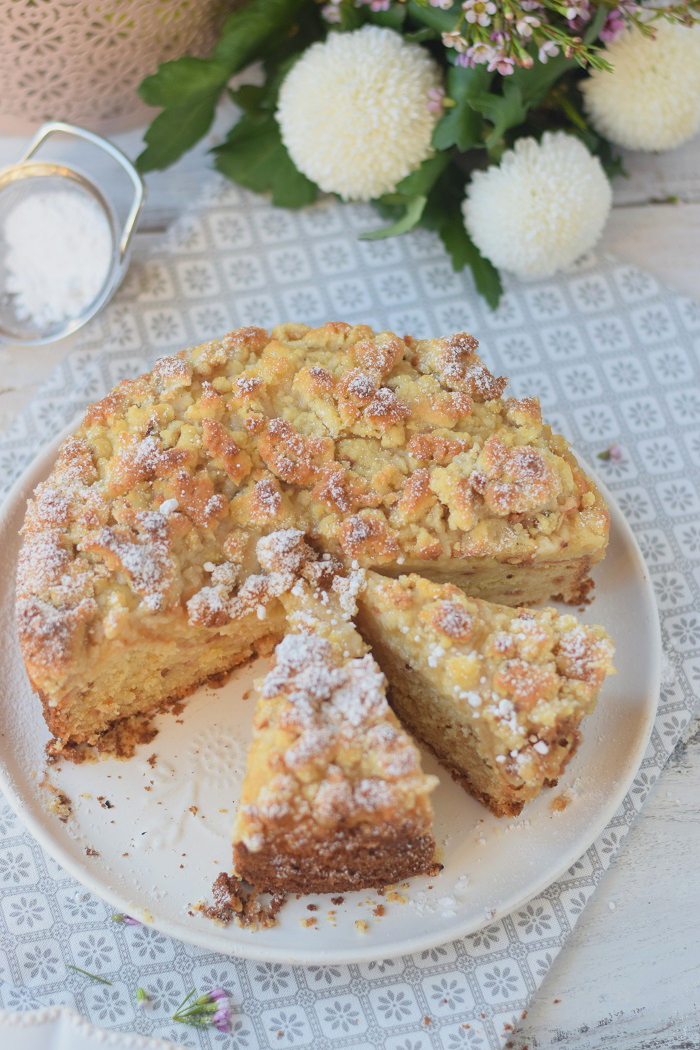 Apfelmuskuchen mit Marzipan und Marzipan Streuseln - Apple Cake with almonds and crumble #cake #fall #yummy #herbst (21)