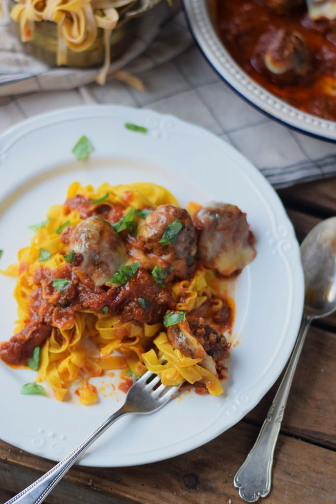 Hackbällchen mediterran mit Tomate und Mozzarella ⋆ Knusperstübchen