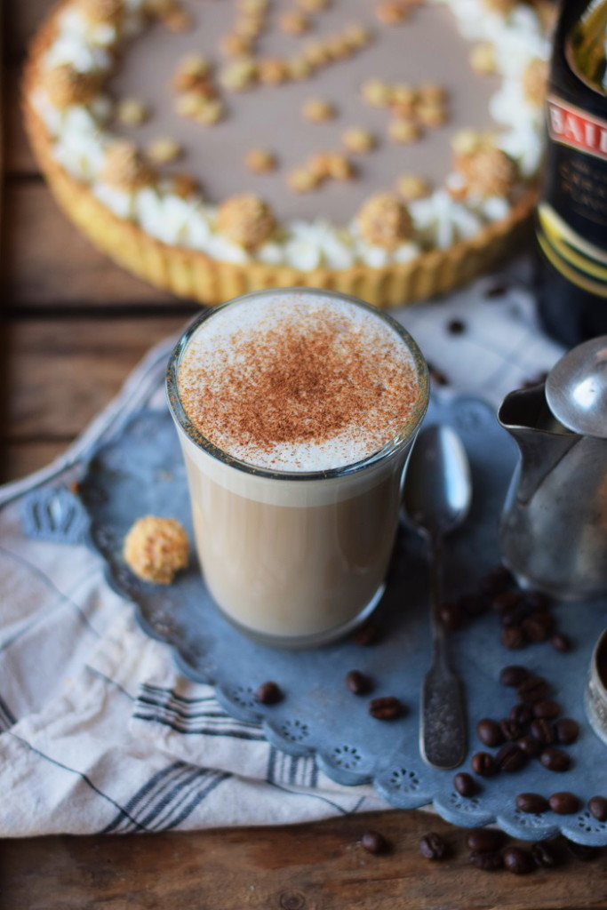 Nougat Baileys Tarte und ein Baileys Latte