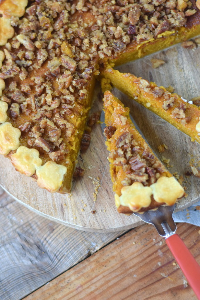 Pumpkin Pie with pekan crunch - Kürbis Pie mit Pekan Krokant Streuseln