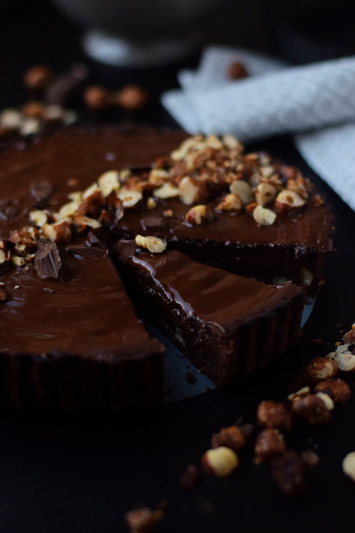 Schokoladen Haselnuss Tarte - Chocolate Hazelnut Tart #chocoholics #schokolade #chocolate (10)