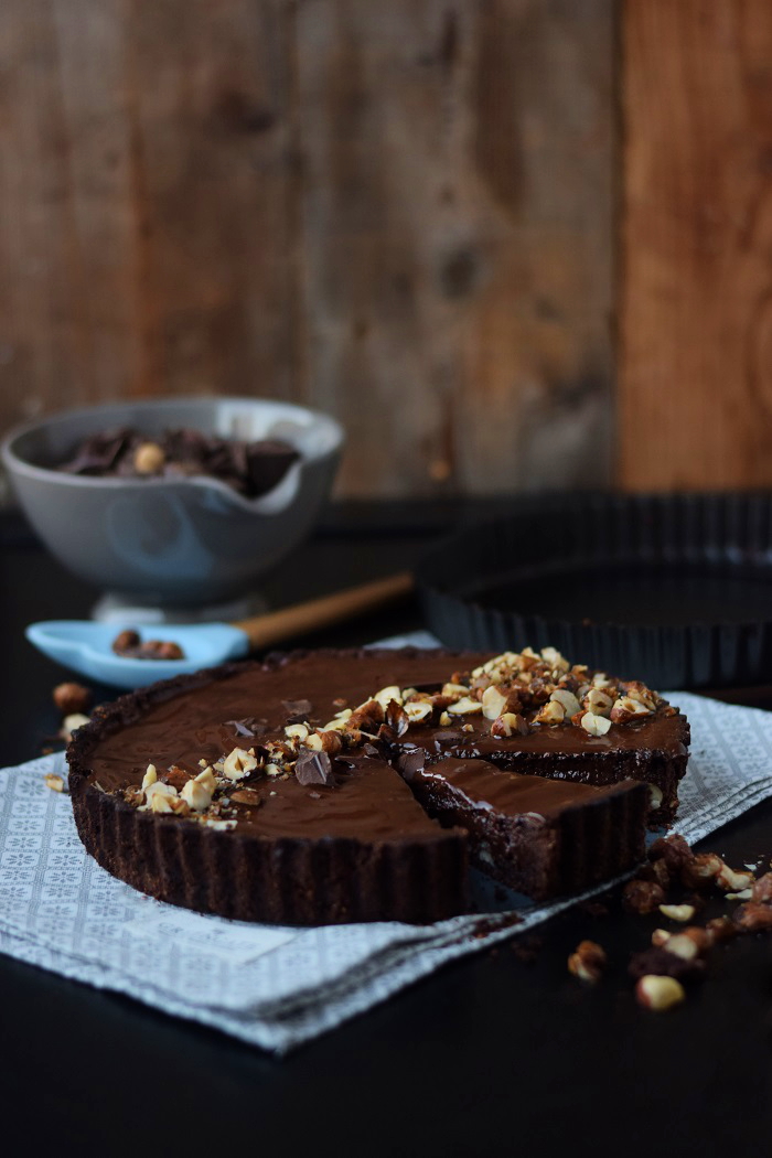 Schokoladen Haselnuss Tarte - Chocolate Hazelnut Tart #chocoholics #schokolade #chocolate (6)