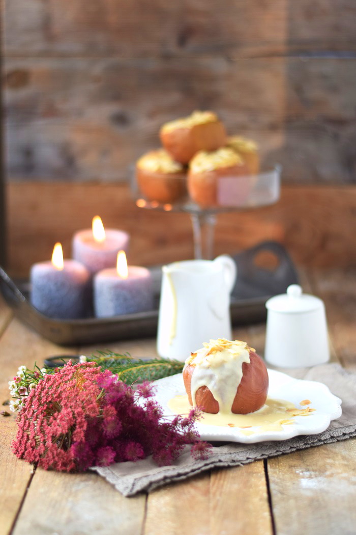 Bratapfel mit Marzipan Füllung und Marzipan Sauce - Baked Apple