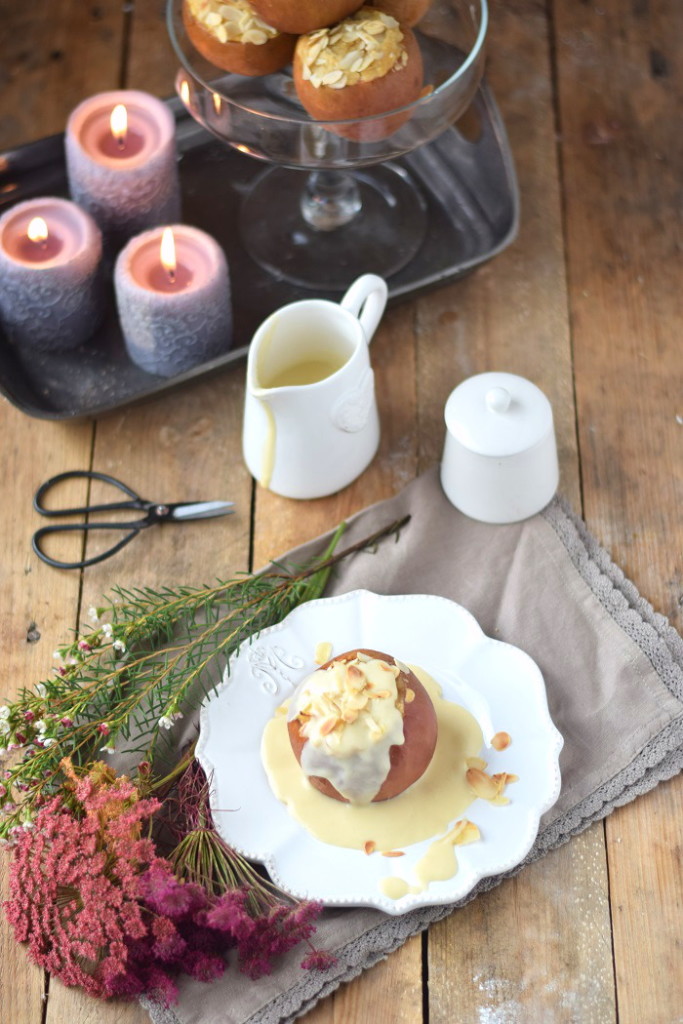 Bratapfel mit Marzipan Füllung und Marzipan Sauce - Baked Apple