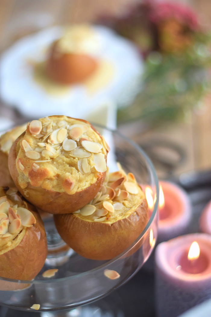 Bratapfel mit Marzipan Füllung und Marzipan Sauce - Baked Apple