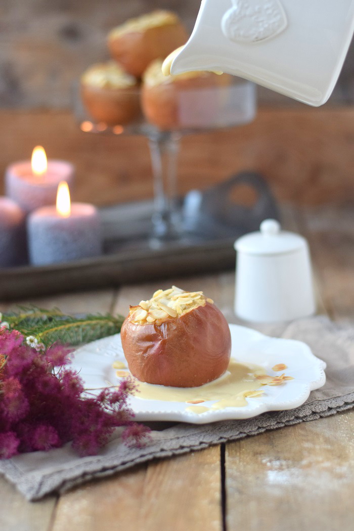 Bratapfel mit Marzipan Füllung und Marzipan Sauce - Baked Apple