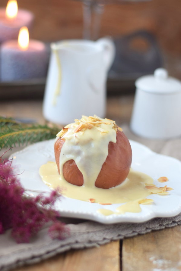 Bratapfel mit Marzipan Füllung und Marzipan Sauce - Baked Apple