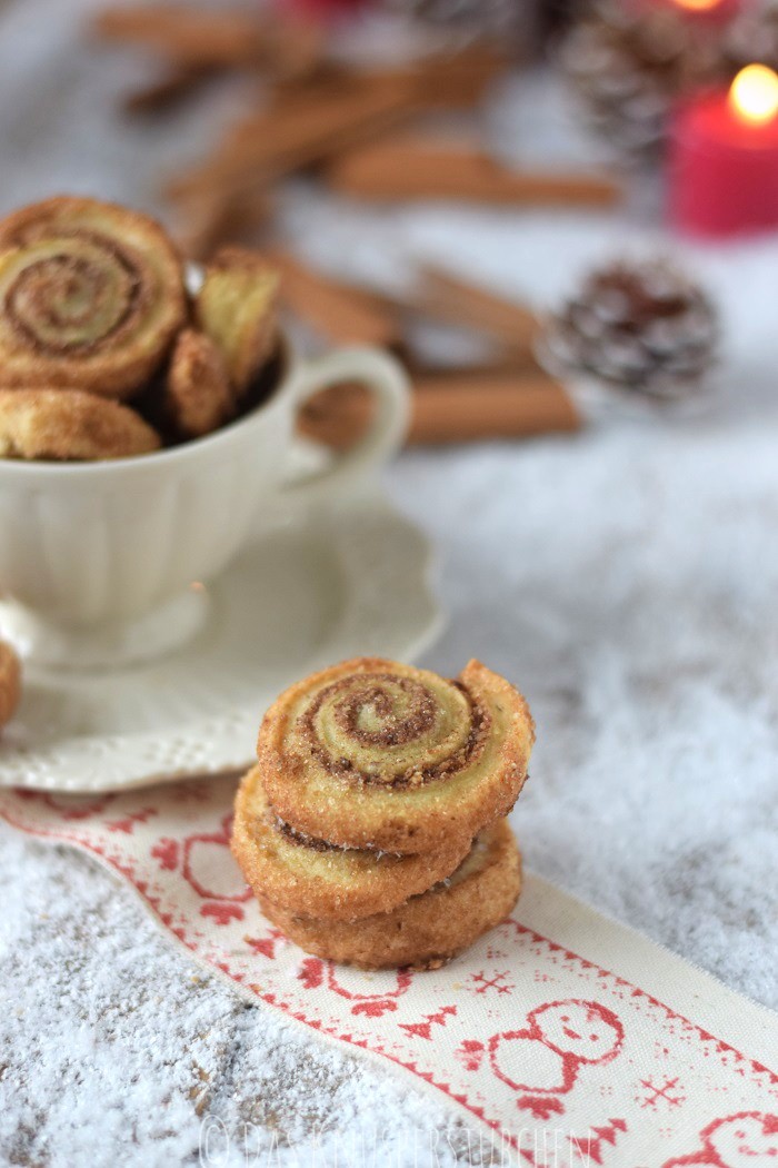 Haselnuss Zimtbällchen und Zimtschnecken Kekse Plätzchen (4)