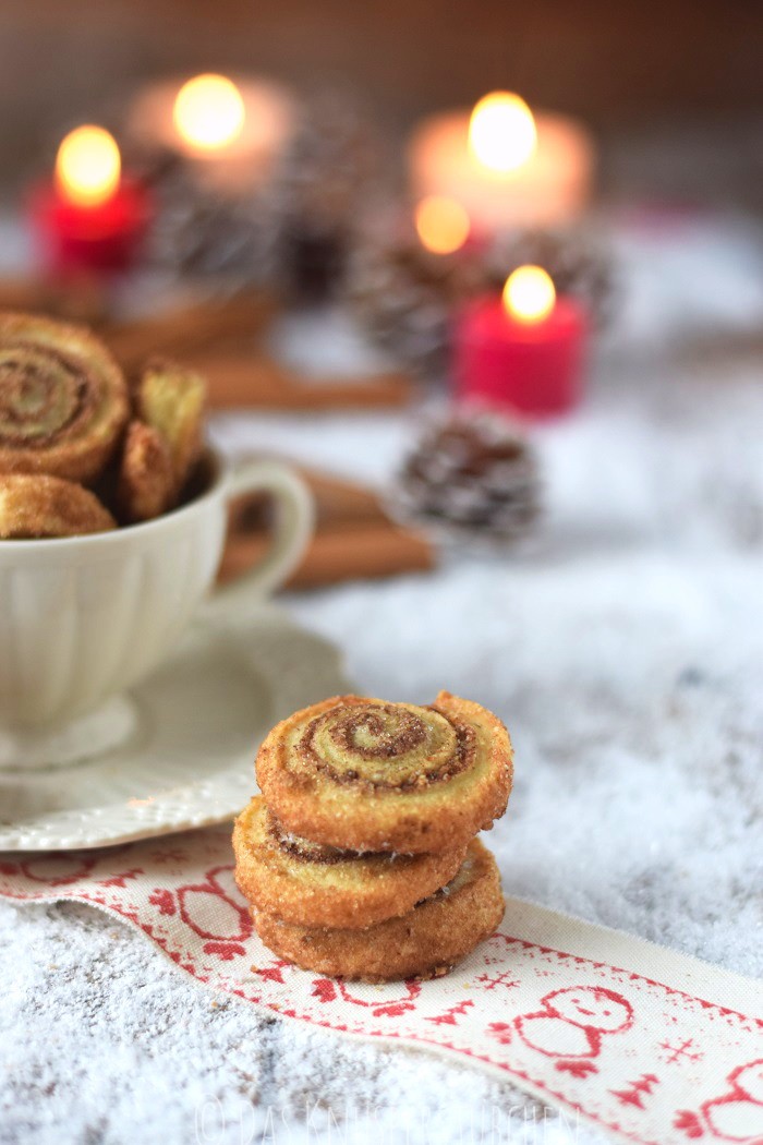 Haselnuss Zimtbällchen und Zimtschnecken Kekse Plätzchen (5)