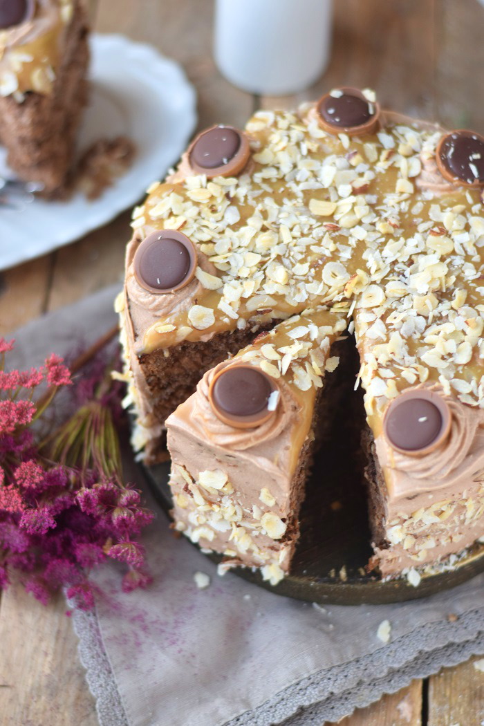 Karamell Nougat Haselnuss Toffifee Torte - Caramel Hazelnut Chocolate Cake (22)