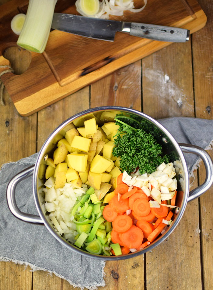 Grundrezept Gemuesebruehe & Kartoffelsuppe - Vegetable stock and Potato Soup 0
