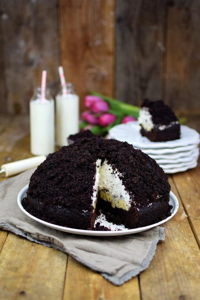 Maulwurfkuchen - Schokoladenkuchen mit Bananen und Sahne-Creme - Mole ...