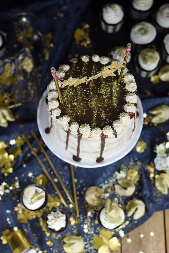 Neujahrstorte - Schoko Kaffee Mokka Torte - Guinnes Cupcakes und Glückskekse mit weisser Schokolade (17)