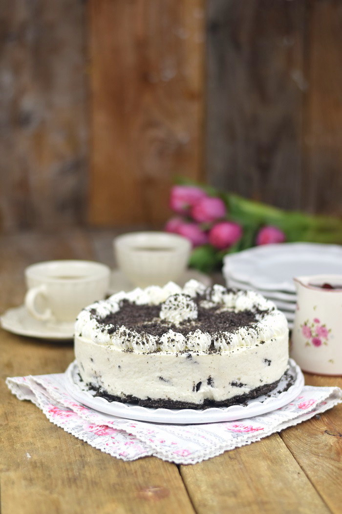 Oreo Vanille Torte mit heißen Kirschen - Oreo Vanilla Cake with Cherries (13)