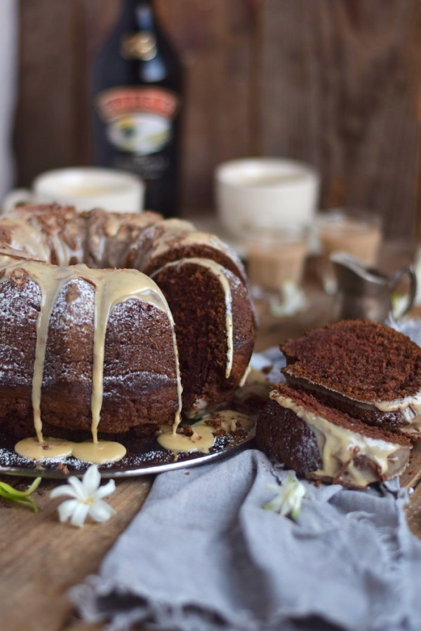 Baileys Schoko oder Eierlikör Schoko Gugelhupf Kuchen - Baileys ...