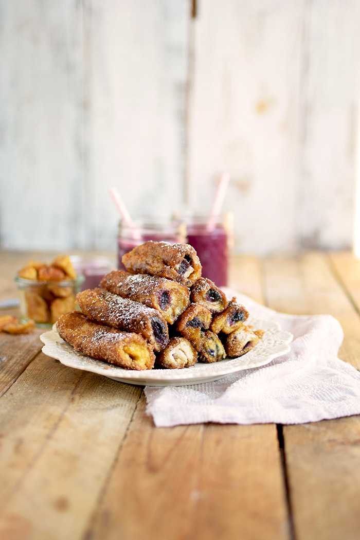 French Toast Zimt Blaubeer Roll Ups - French Toast Cinnamon Blueberry Rolls Ups (10)