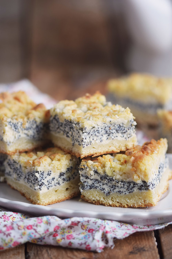 Mohn Streusel Quark Kuchen - Poppy Seed Crumble Cheesecake