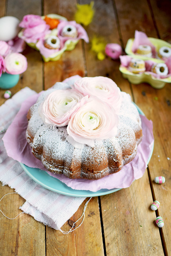 Vanille Stracciatella Gugelhupf mit Schokolade - Vanilla Bundt Cake ...