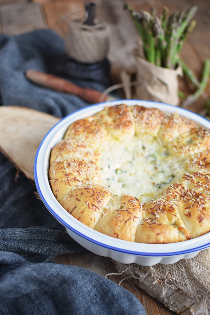 Joghurt Broetchen mit Spargel Dip - Yogurt Asparagus BBQ Rolls (23)