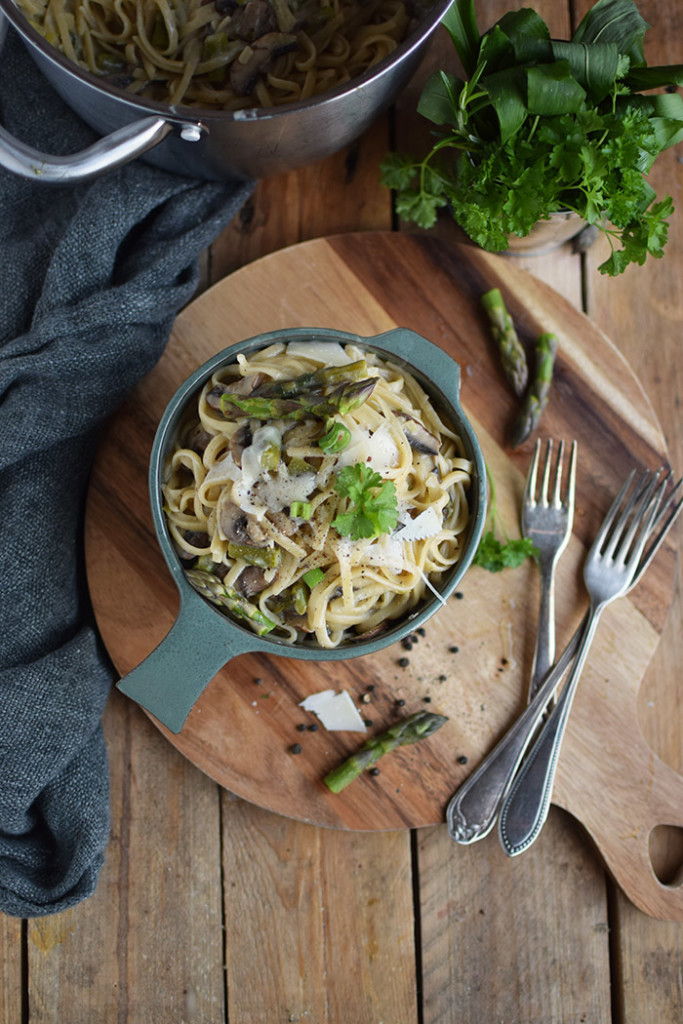 One Pot Pasta mit Pilzen und Spargel - One Pot Pasta with mushrooms and ...