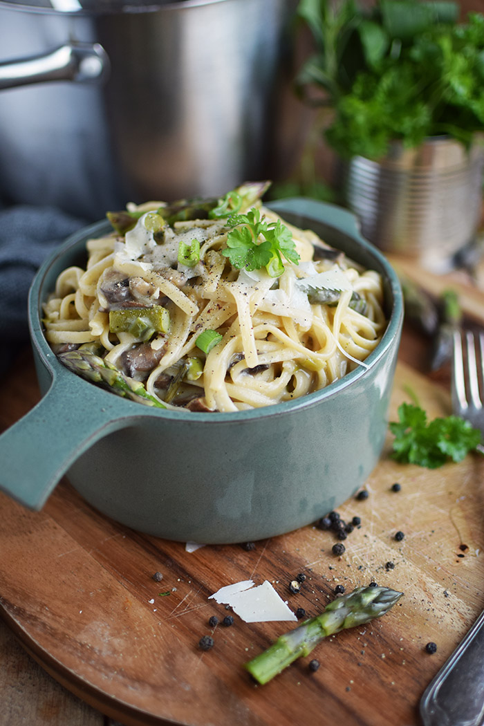One Pot Pasta mit Pilzen und Spargel - One Pot Pasta with mushrooms and green asparagus (17)