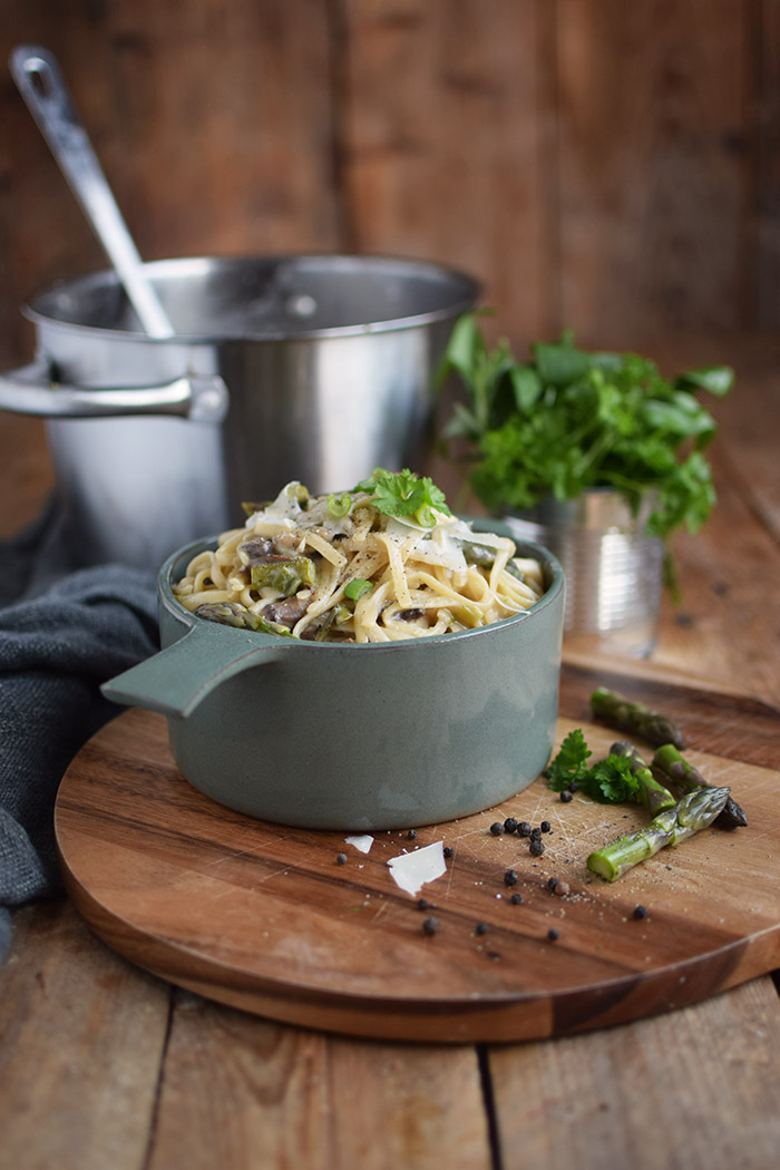 One Pot Pasta mit Pilzen und Spargel - One Pot Pasta with mushrooms and green asparagus (19)