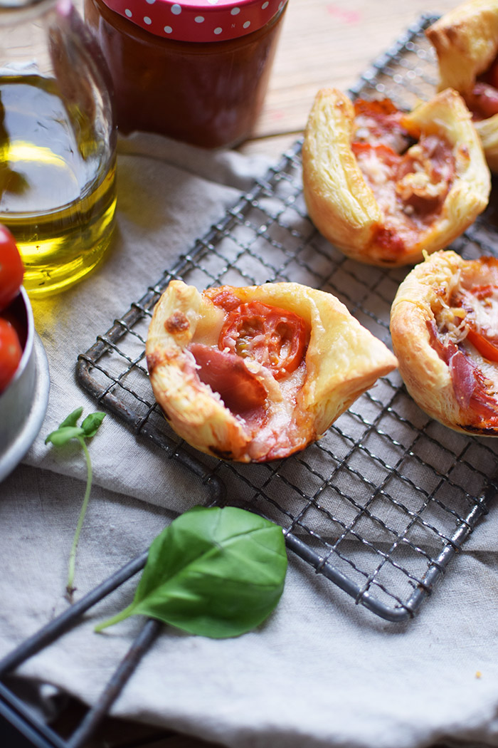 Blaetterteig Pizza Muffins - Puff Pastry Pizza Muffins Cups (23)