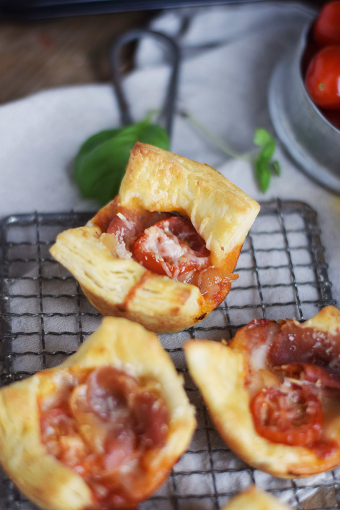 Pizza Blätterteig Muffin Cups - Pizza Puff Pastry Muffin Cups