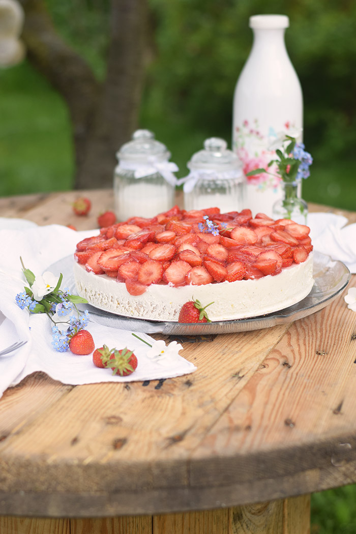 Erdbeer Zitronen Buttermilch Torte - Strawberry Lemon Buttermilk Cake (4)