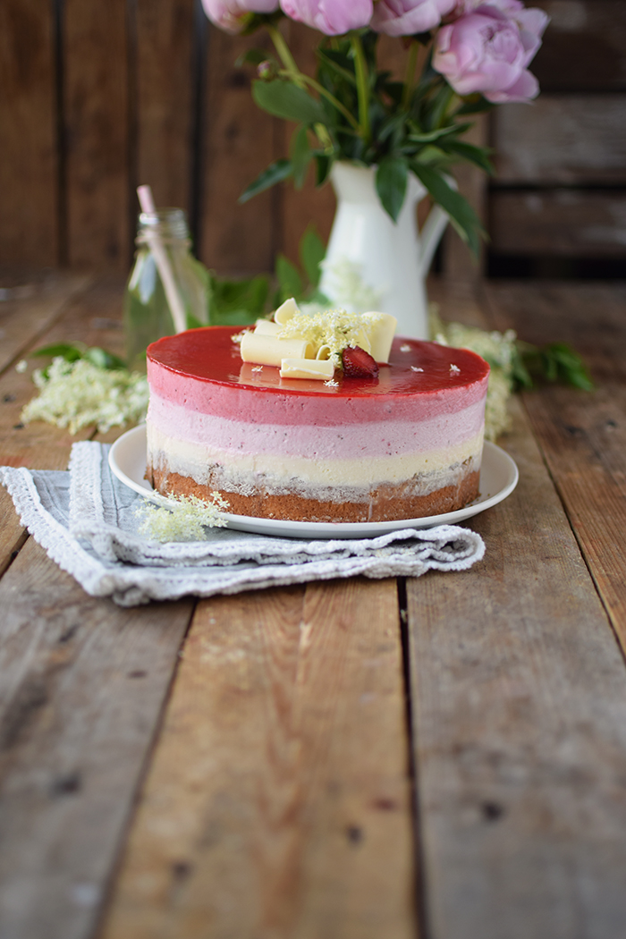Erdbeer Holunderblueten Joghurt Torte - Strawberry Elderflower Yogurt Cake (11)