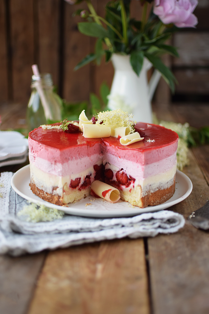 Erdbeer Holunderblueten Joghurt Torte - Strawberry Elderflower Yogurt Cake (16)