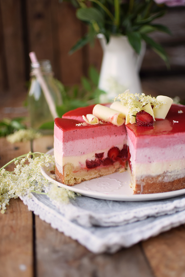 Erdbeer Holunderblueten Joghurt Torte - Strawberry Elderflower Yogurt Cake (27)