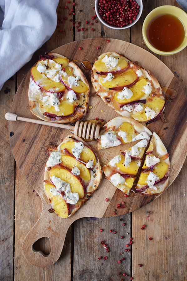 Flammkuchen mit Nektarinen Honig und Ziegenfrischkaese - Last Minute ...