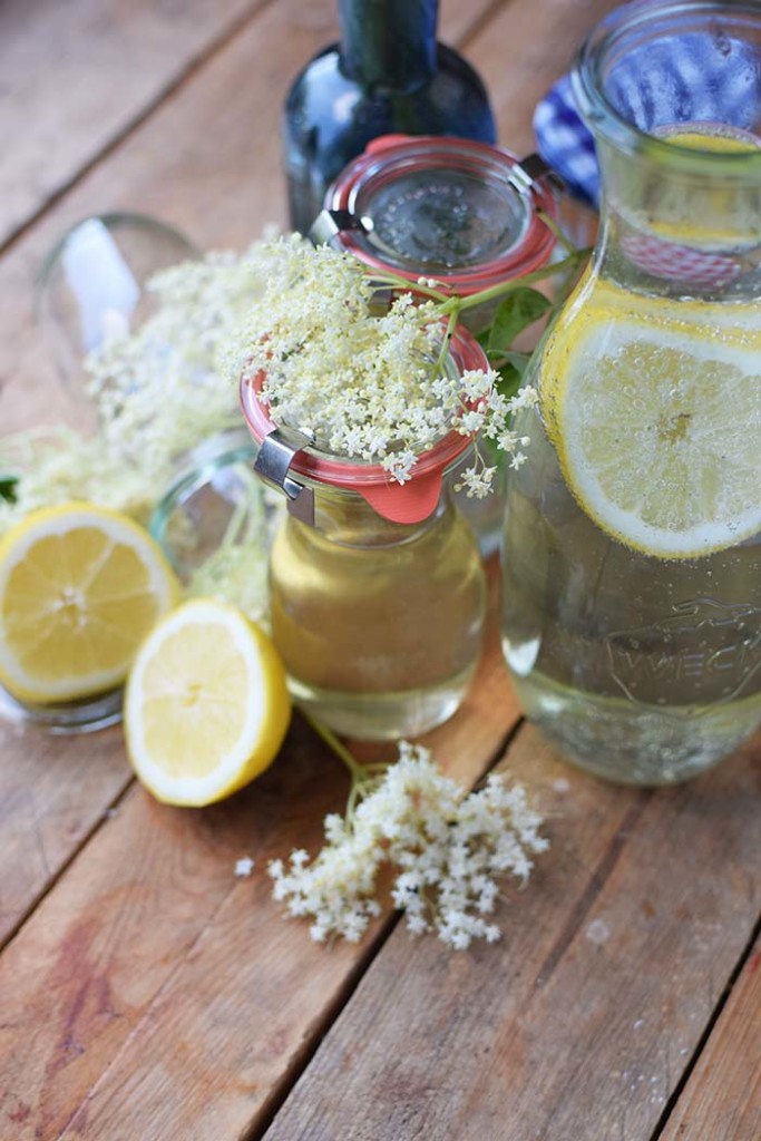 Holunderblueten Sirup &amp; Schorle - Elderflower Cordial &amp; Lemonoade